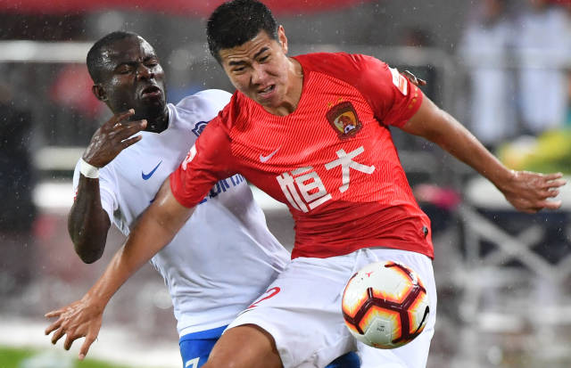 是她缩小与 是她缩小与