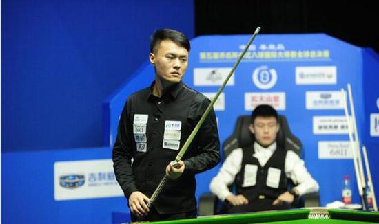 后场出球不 后场出球不